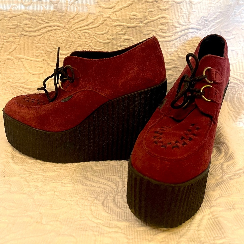 UNDERGROUND | Burgundy Platform Shoes - Picture 3 of 5